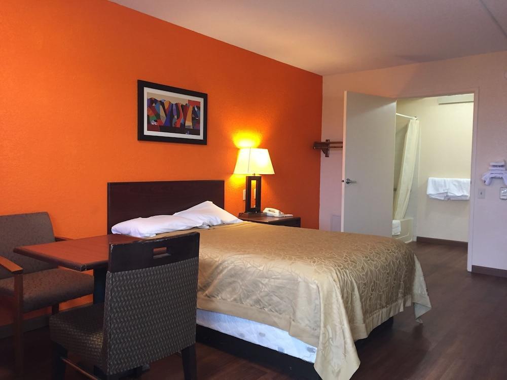 Americas Best Value Inn-Pittsburgh Airport Coraopolis Εξωτερικό φωτογραφία