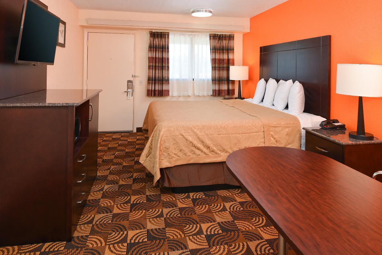 Americas Best Value Inn-Pittsburgh Airport Coraopolis Εξωτερικό φωτογραφία