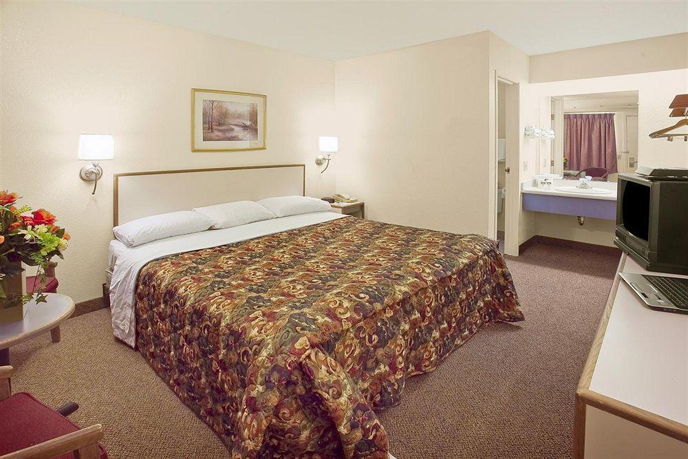 Americas Best Value Inn-Pittsburgh Airport Coraopolis Δωμάτιο φωτογραφία