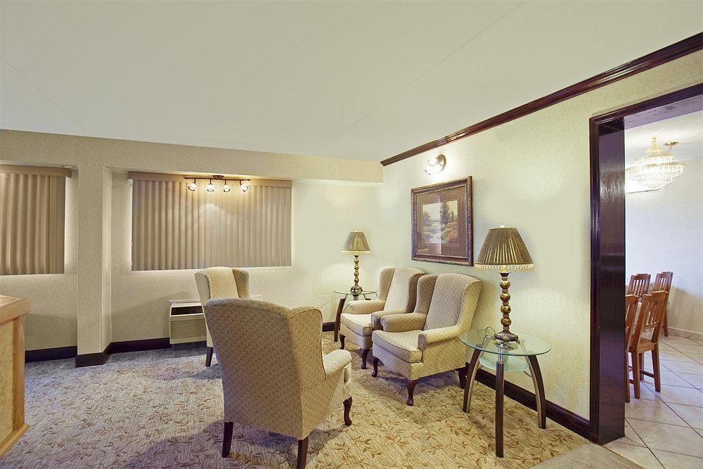 Americas Best Value Inn-Pittsburgh Airport Coraopolis Εσωτερικό φωτογραφία