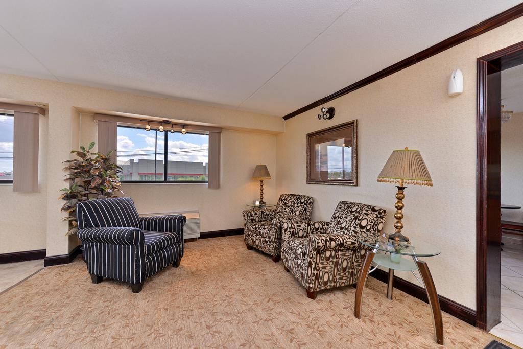 Americas Best Value Inn-Pittsburgh Airport Coraopolis Εξωτερικό φωτογραφία
