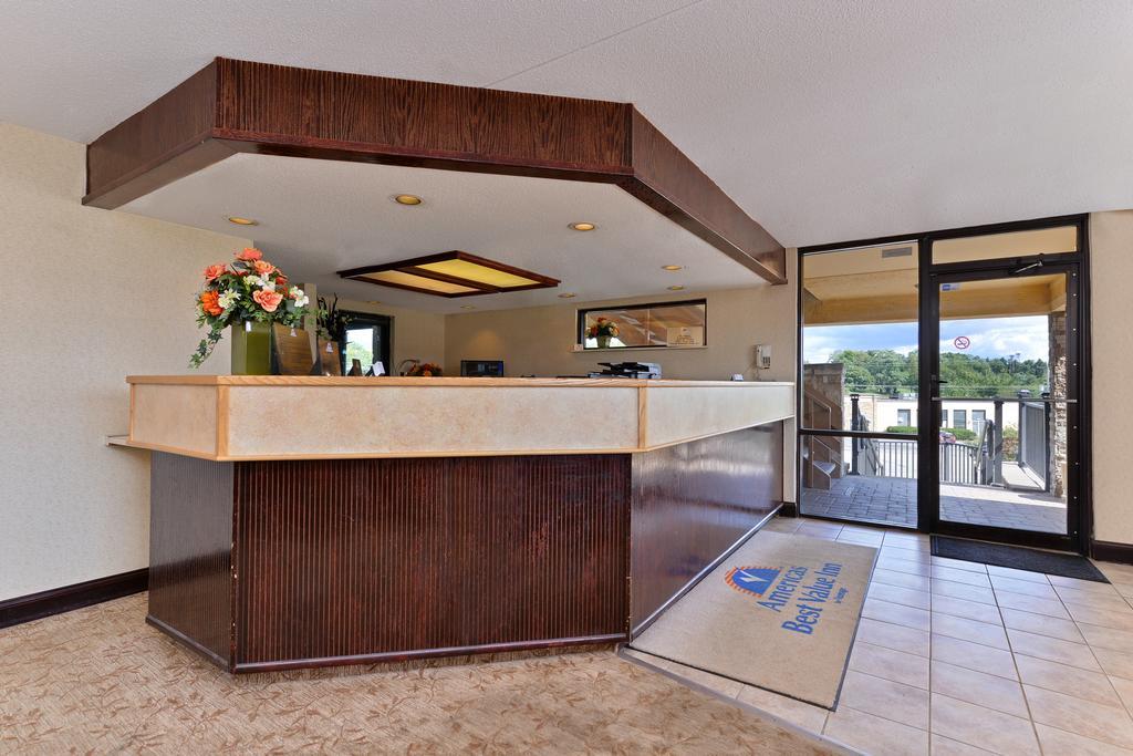 Americas Best Value Inn-Pittsburgh Airport Coraopolis Εξωτερικό φωτογραφία