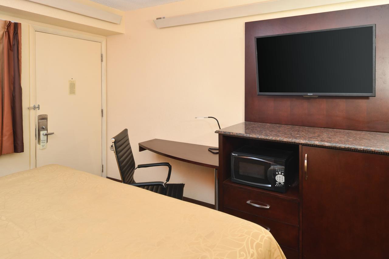 Americas Best Value Inn-Pittsburgh Airport Coraopolis Εξωτερικό φωτογραφία
