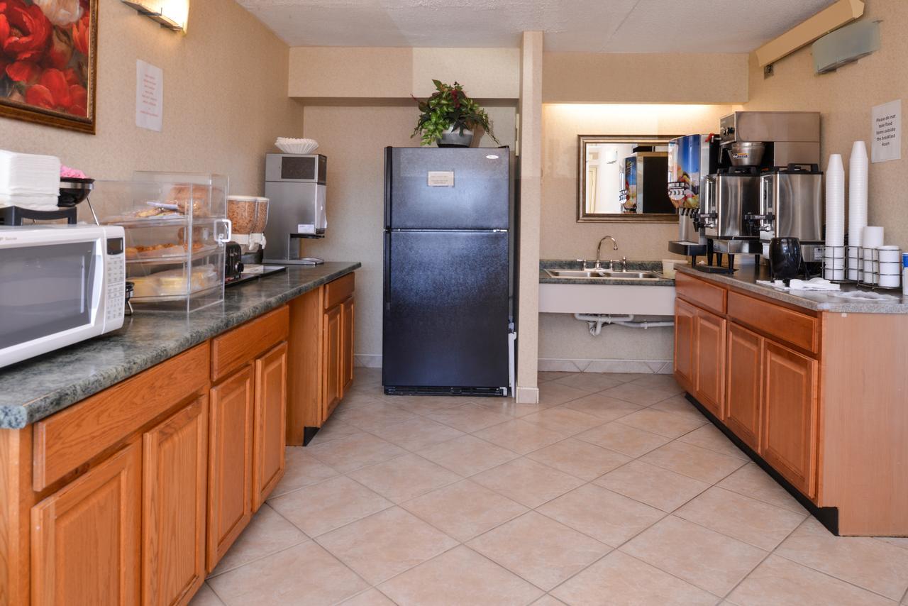 Americas Best Value Inn-Pittsburgh Airport Coraopolis Εξωτερικό φωτογραφία