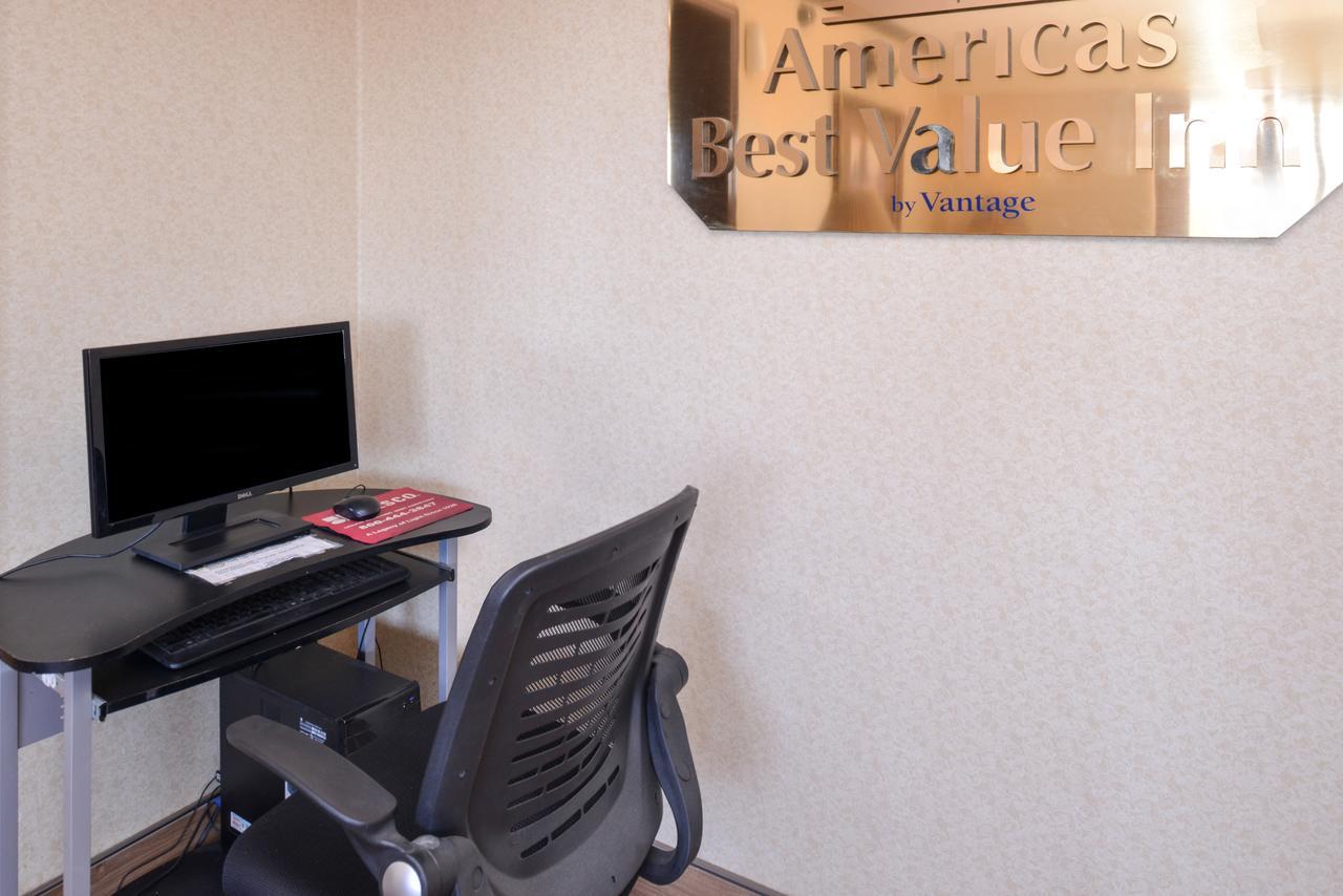 Americas Best Value Inn-Pittsburgh Airport Coraopolis Εξωτερικό φωτογραφία