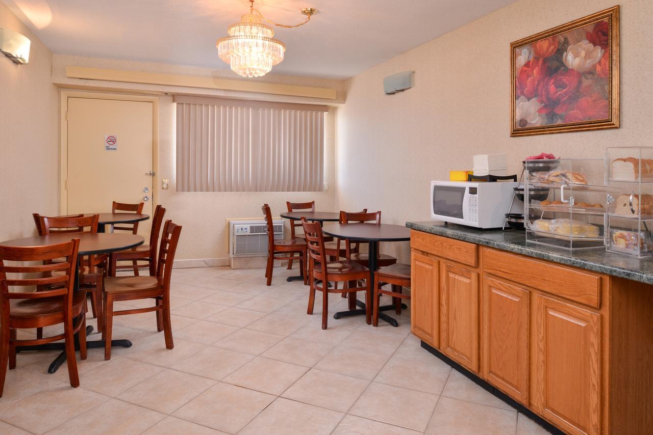 Americas Best Value Inn-Pittsburgh Airport Coraopolis Εξωτερικό φωτογραφία