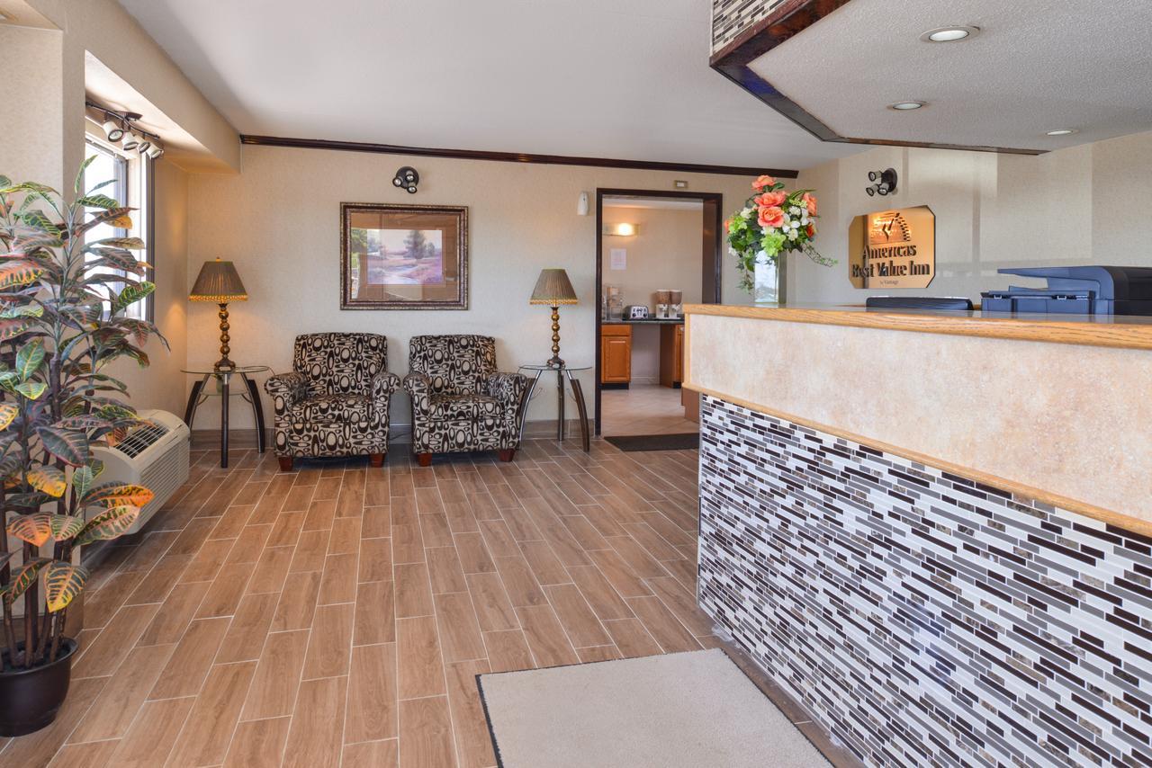 Americas Best Value Inn-Pittsburgh Airport Coraopolis Εξωτερικό φωτογραφία