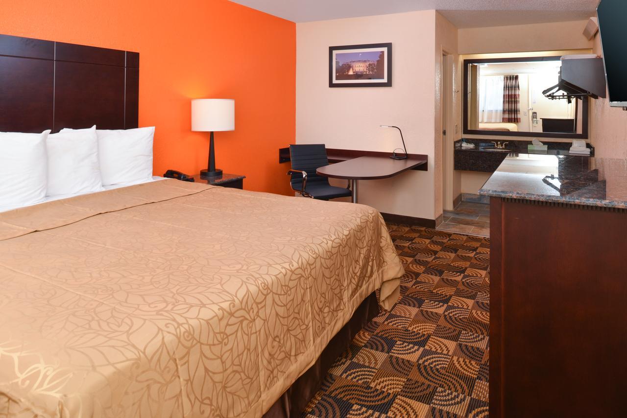 Americas Best Value Inn-Pittsburgh Airport Coraopolis Εξωτερικό φωτογραφία