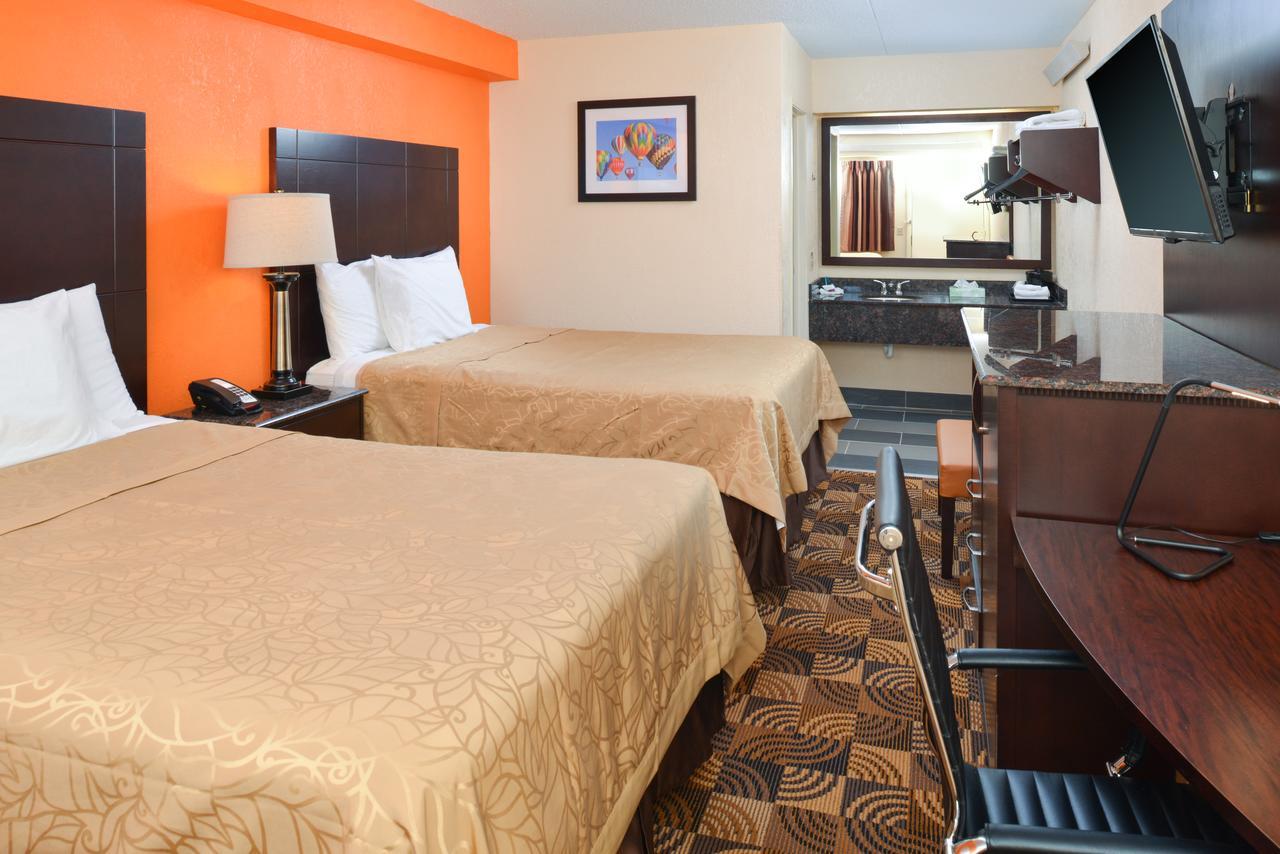 Americas Best Value Inn-Pittsburgh Airport Coraopolis Εξωτερικό φωτογραφία