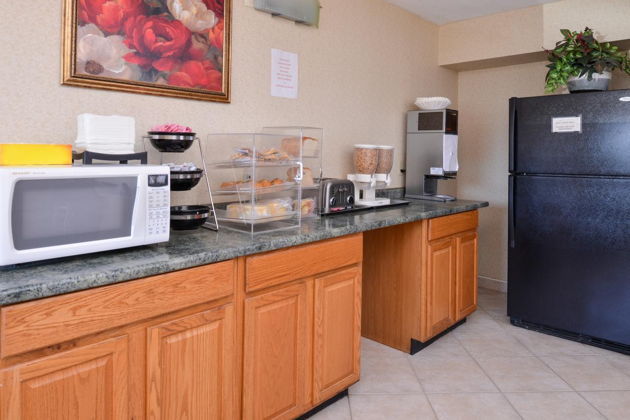 Americas Best Value Inn-Pittsburgh Airport Coraopolis Εξωτερικό φωτογραφία