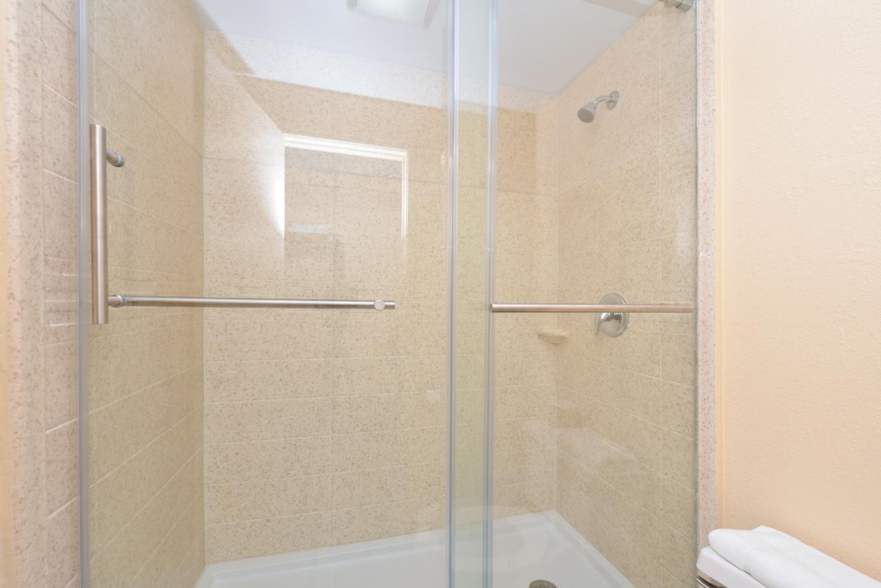 Americas Best Value Inn-Pittsburgh Airport Coraopolis Εξωτερικό φωτογραφία