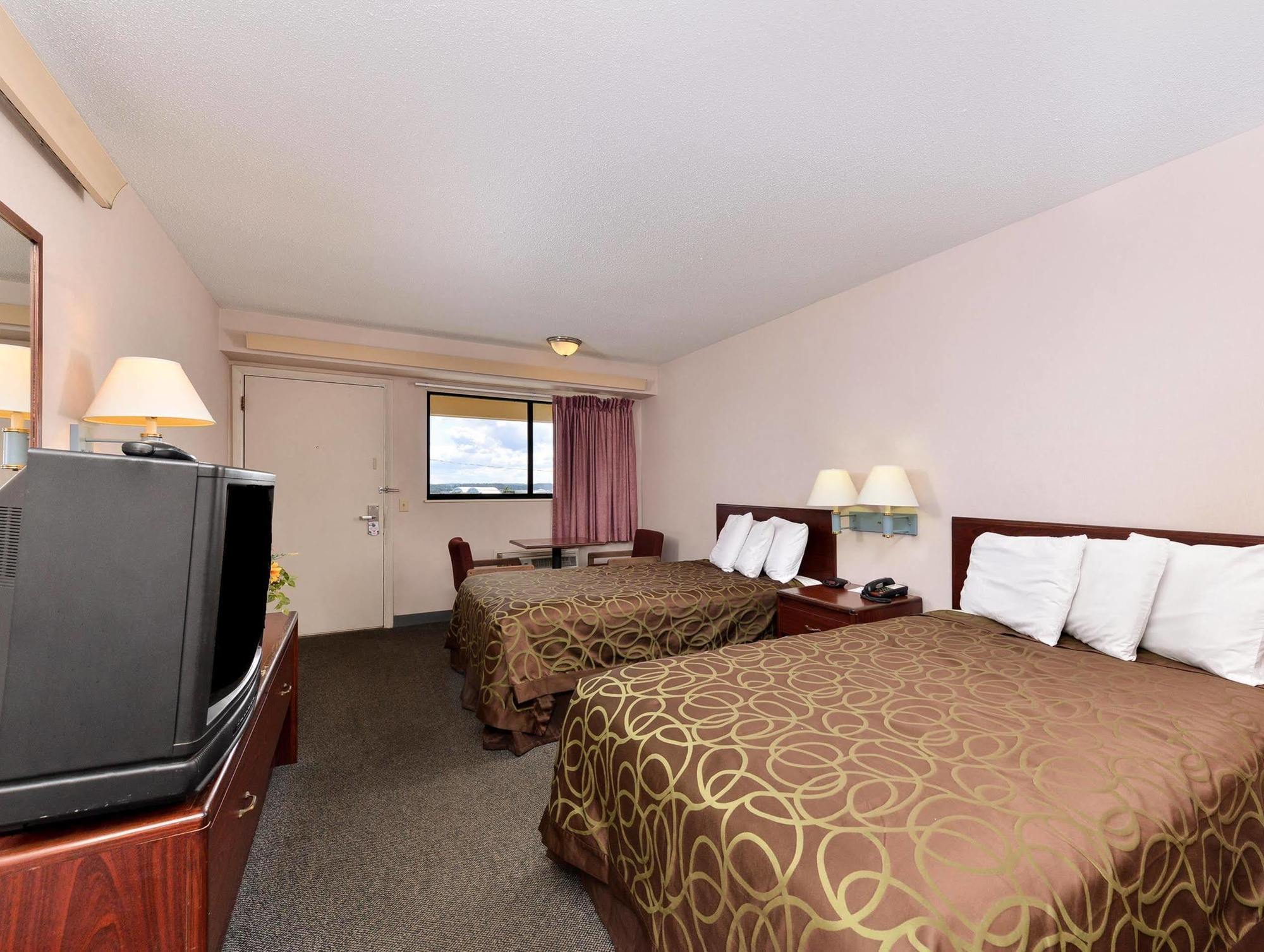 Americas Best Value Inn-Pittsburgh Airport Coraopolis Εξωτερικό φωτογραφία