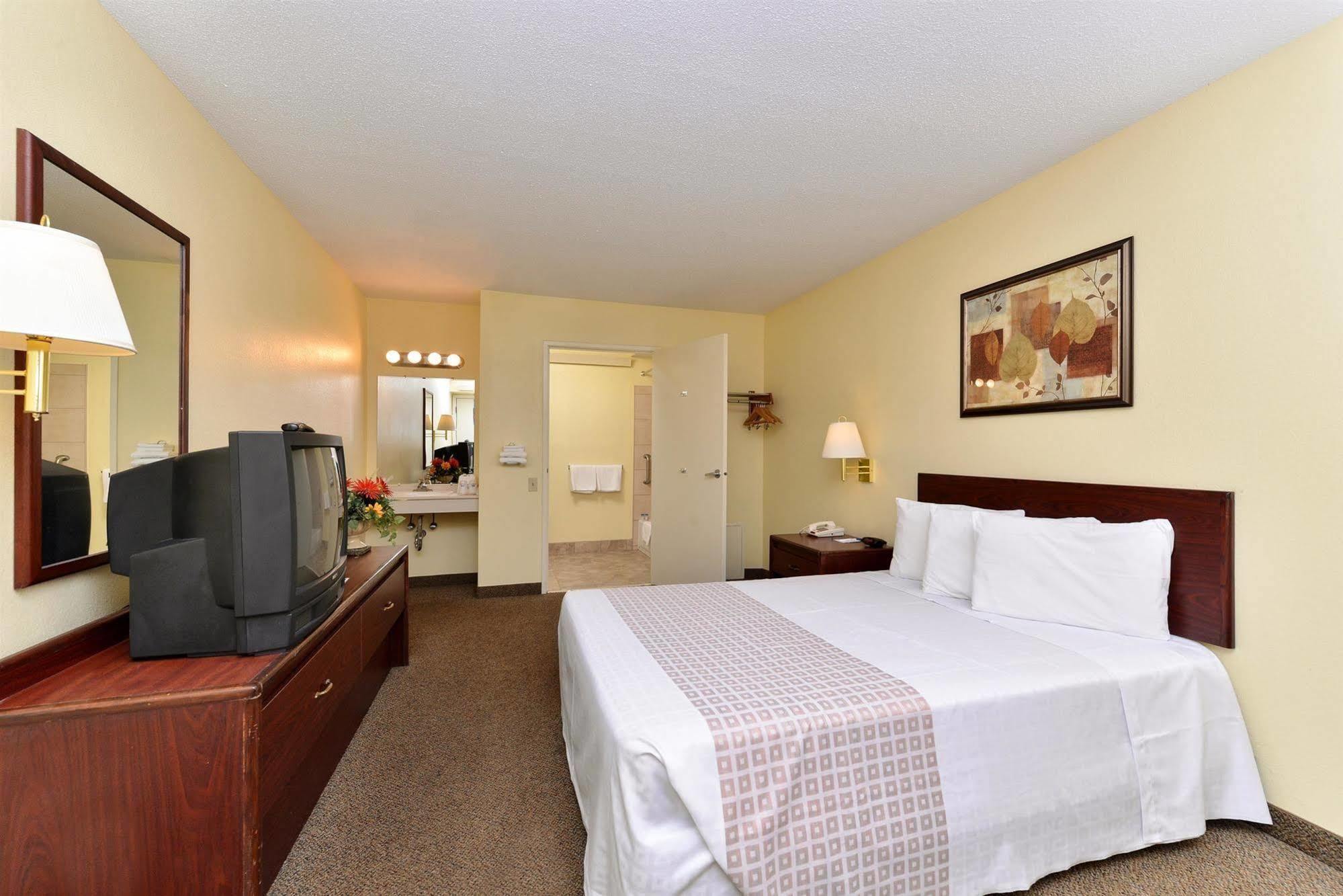 Americas Best Value Inn-Pittsburgh Airport Coraopolis Εξωτερικό φωτογραφία