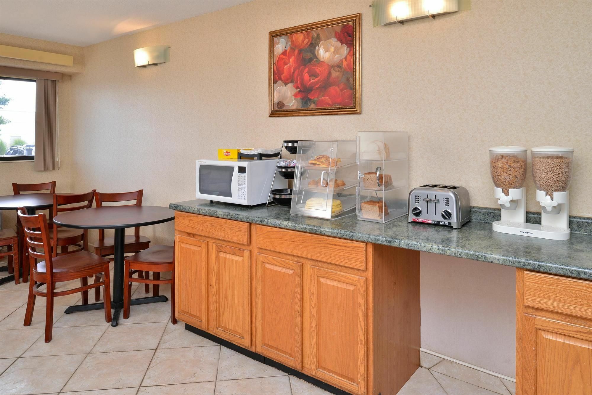 Americas Best Value Inn-Pittsburgh Airport Coraopolis Εξωτερικό φωτογραφία